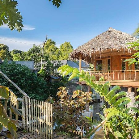 Onong'S Homestay & Cafe Tomohon Exteriér fotografie