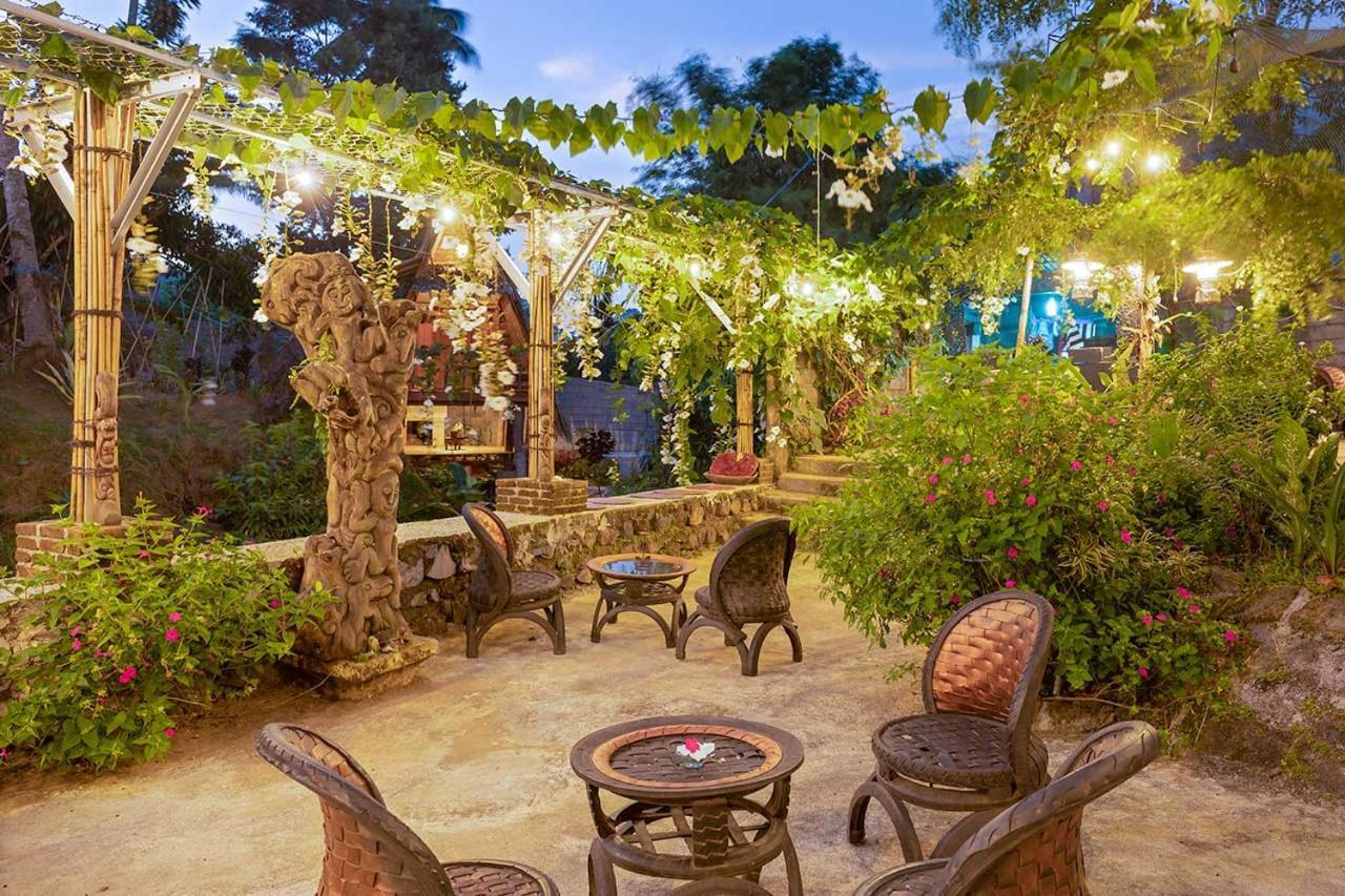 Onong'S Homestay & Cafe Tomohon Exteriér fotografie