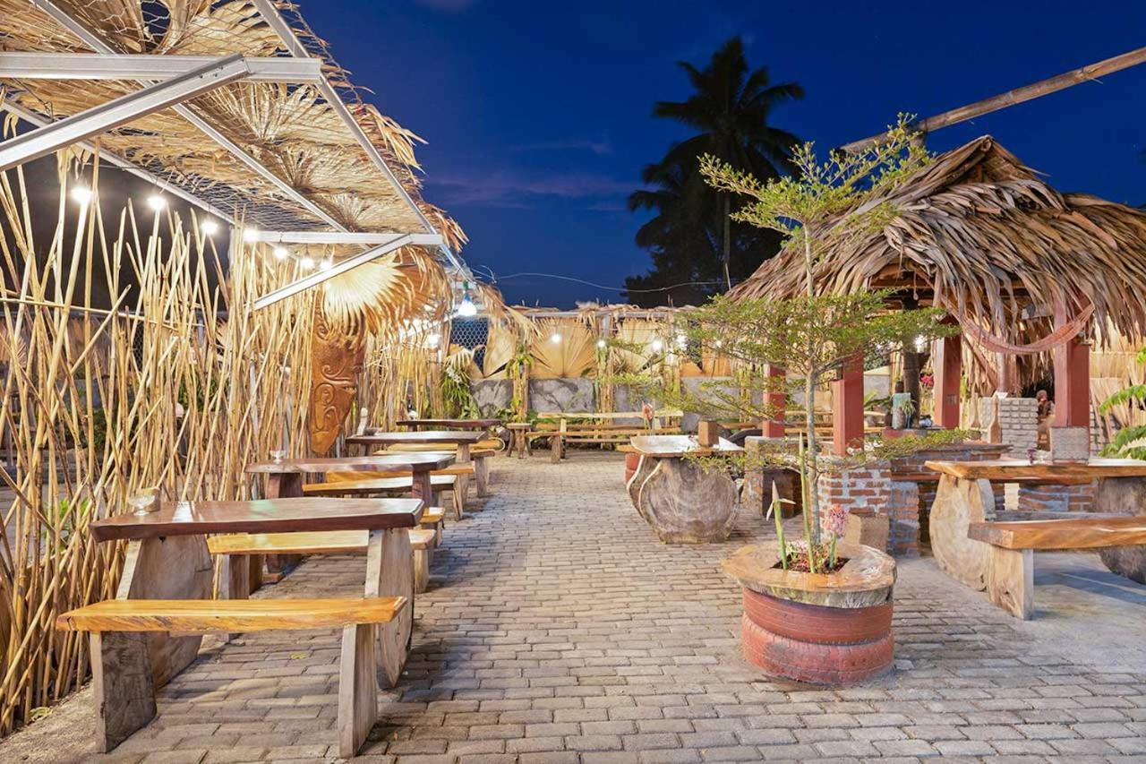 Onong'S Homestay & Cafe Tomohon Exteriér fotografie